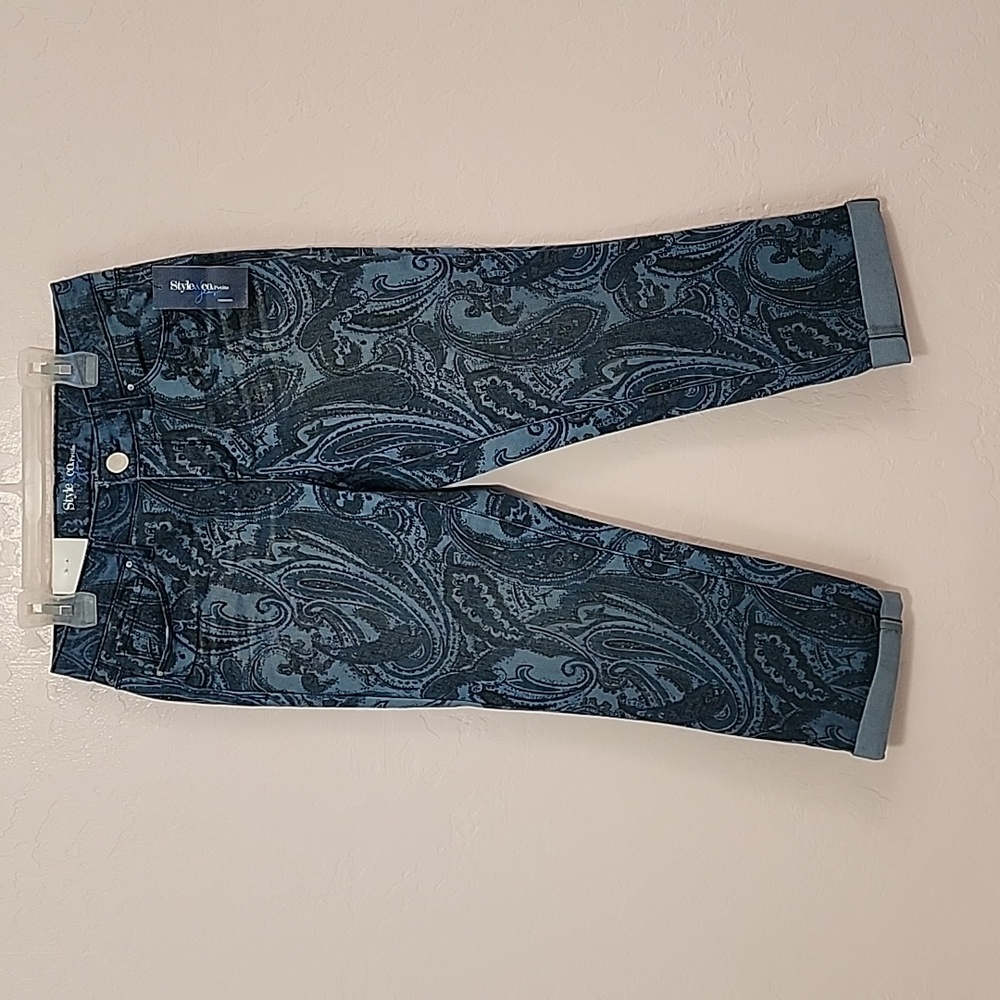 Style & Co. Petite Jeans Women's Capri Size: 2P